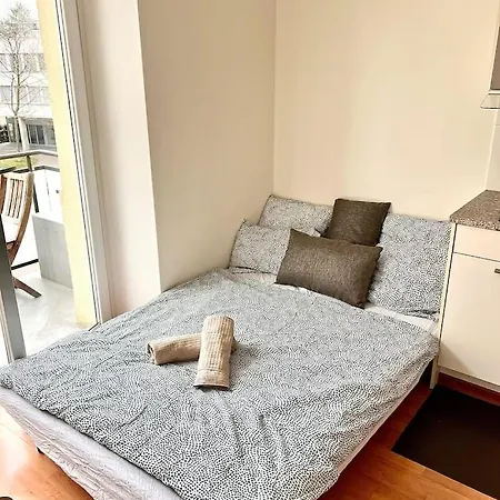 Beautiful 2 With Balcony In Center Downtown Hilda Apartment