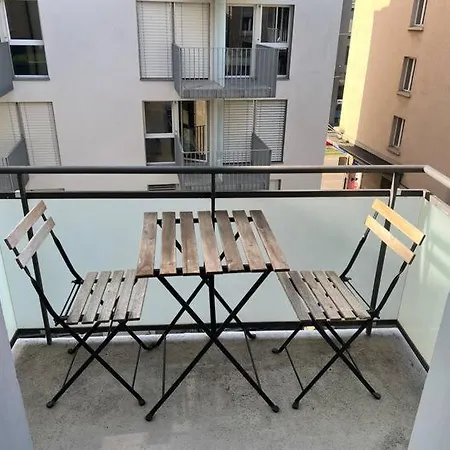Beautiful 2 With Balcony In Center Downtown Hilda Apartment